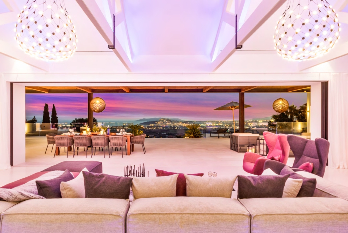 Villa lagarto salon noche