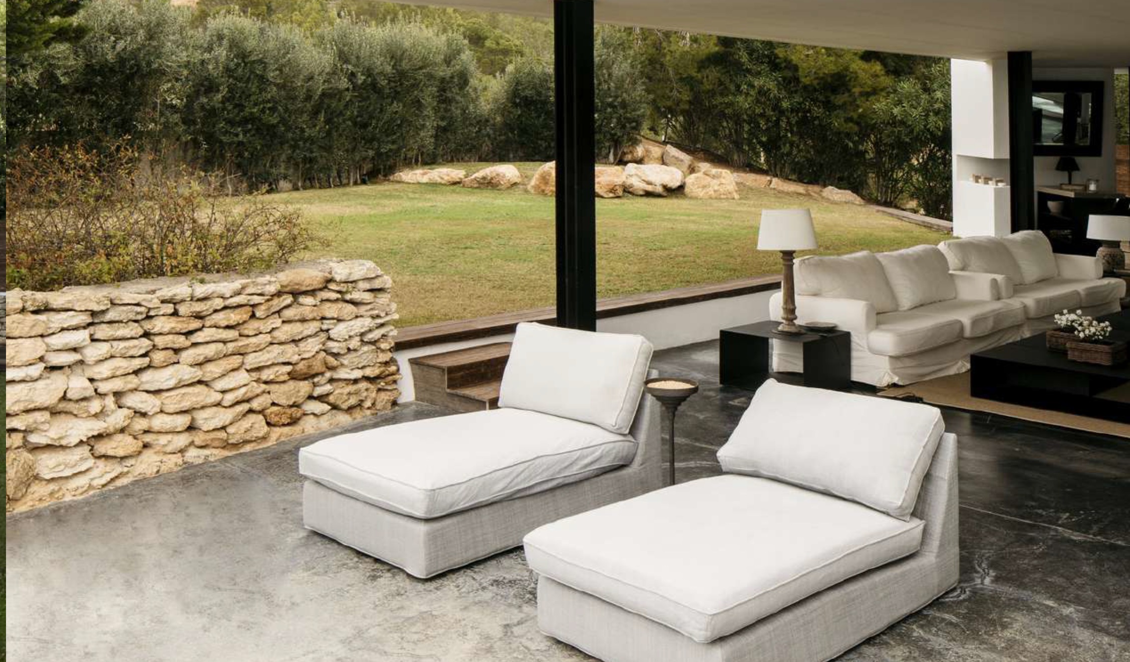 villa mar jardin y porche